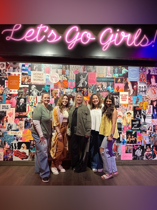 Hot & Flashy In DFW - Picture 3 of 8